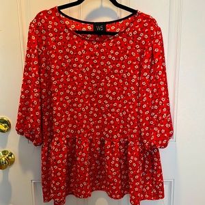Floral top by W5 size XL. Cute peplum and gathered 3/4 sleeves.